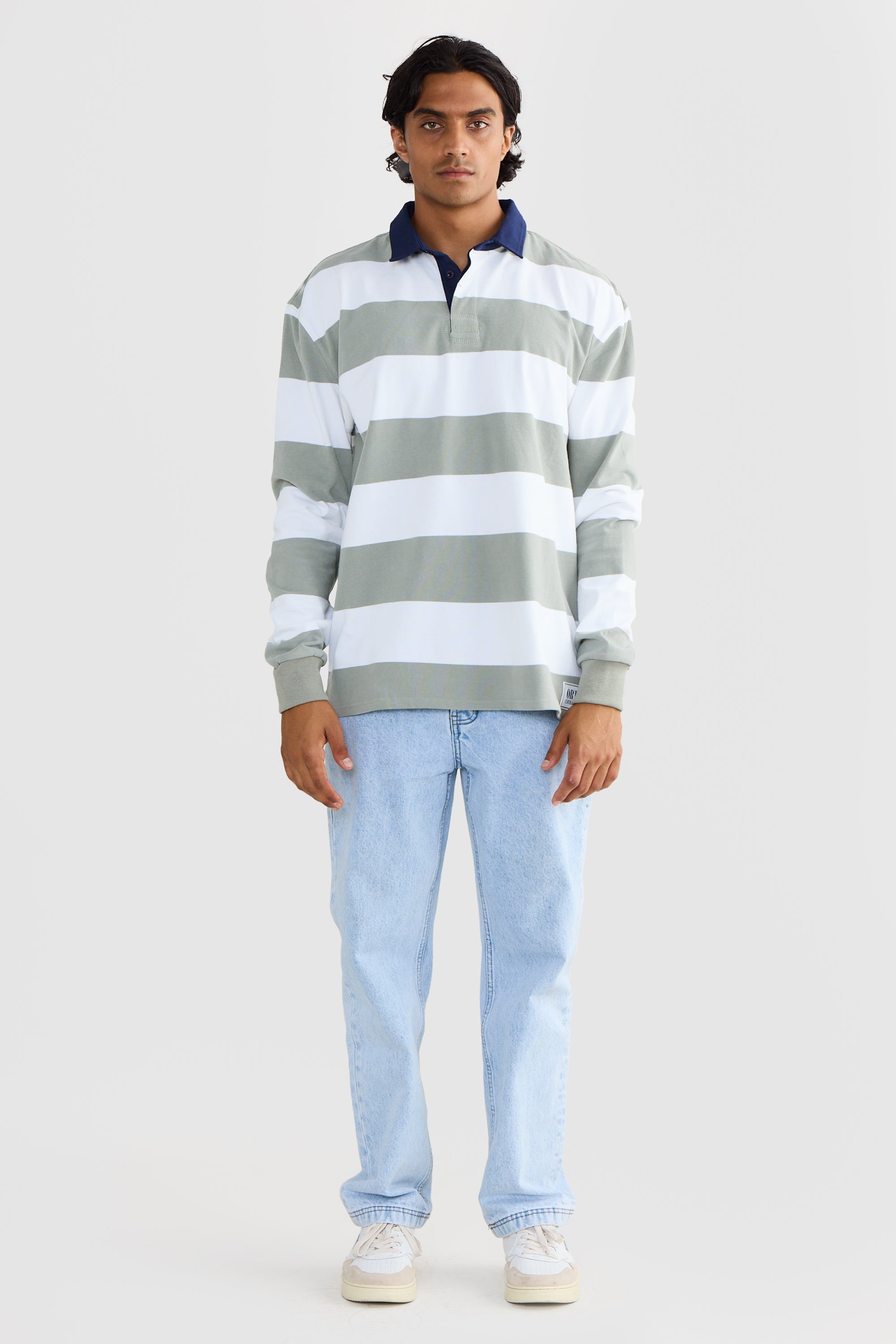 Male model is 183cm/6'0" and wearing a size large