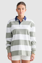 Female model is an AU8/US4 and wearing a size medium for a relaxed fit